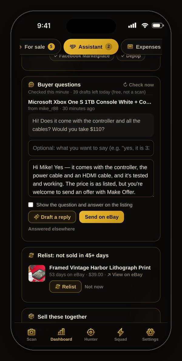 Pestaña del asistente de ventas: un comprador pregunta si la Xbox One S incluye el mando y todos los cables, y si el vendedor aceptaría 110 $; FlipTip redacta una respuesta amable basada en los datos del anuncio, con los botones «Redactar respuesta» y «Enviar en eBay»; debajo, una lámina enmarcada sin vender en más de 45 días con una sugerencia de «Republicar»